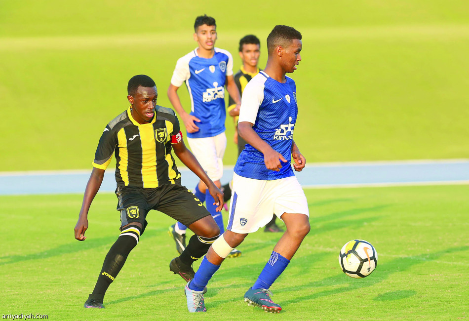مرة ثانية.. الأهلي والهلال في النهائي