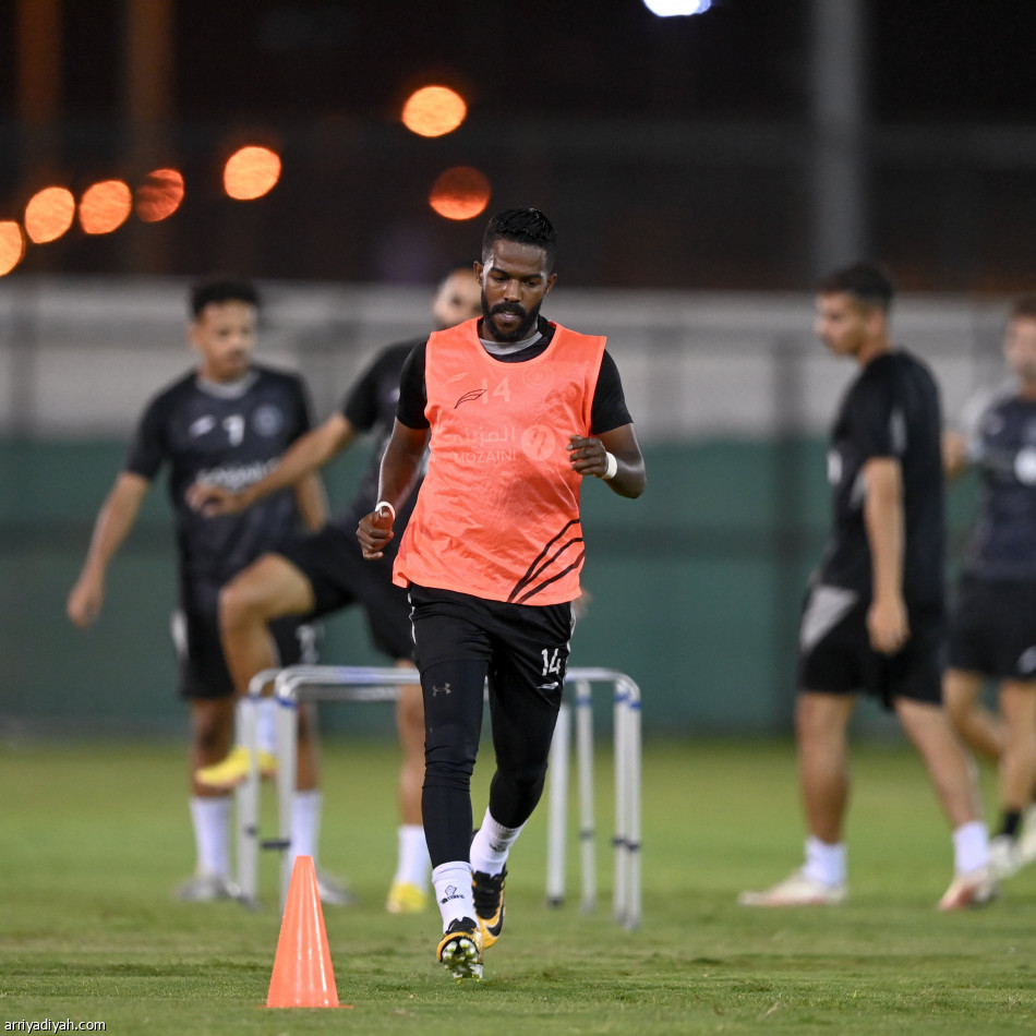 المولد ينتظم في تدريبات الشباب