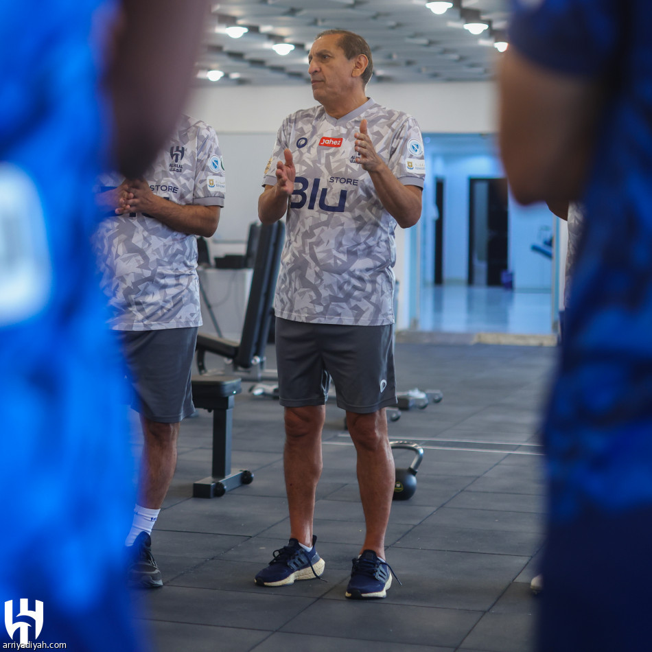 الشهري يشارك في تدريبات الهلال