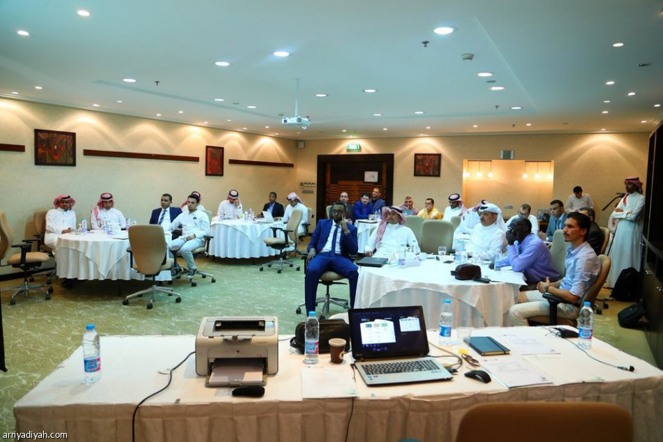 رابطة دوري المحترفين تقيم ورشة عمل تراخيص الأندية