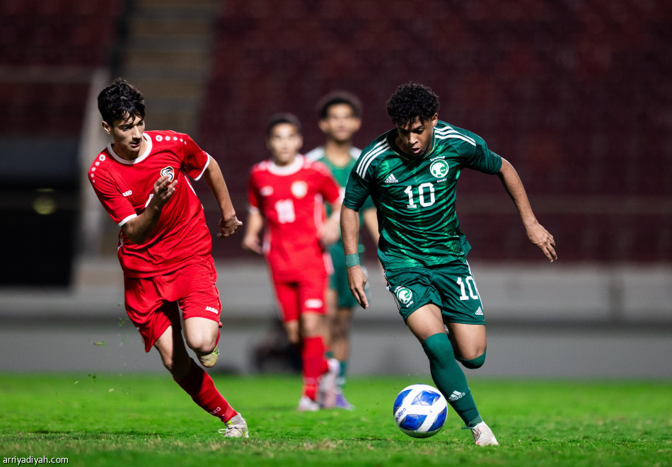 غرب آسيا.. أخضر 17 ينطلق بثنائية سوريا