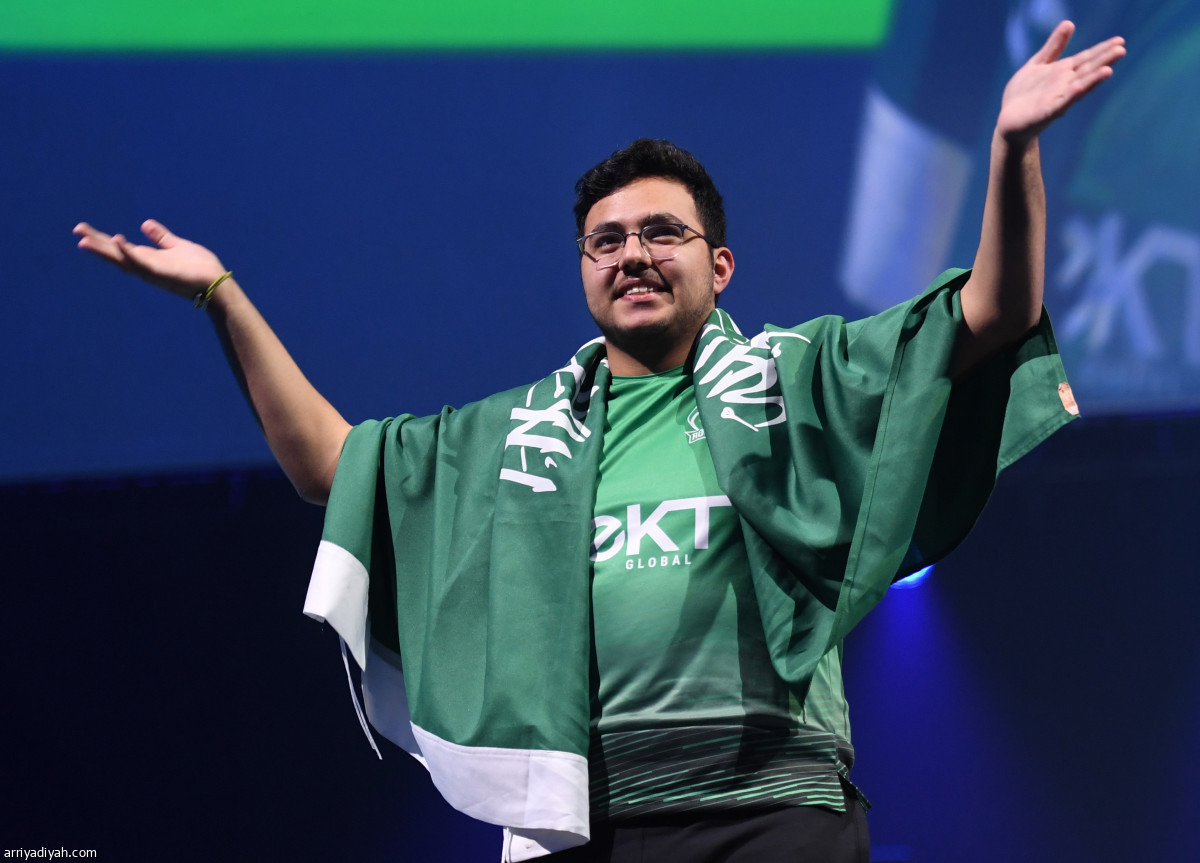 الدوسري.. بطل العالم