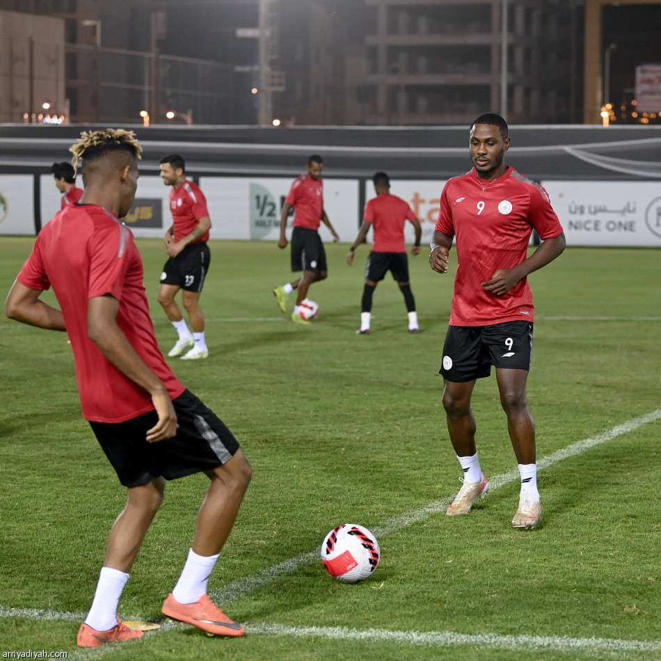 شاموسكا يطمئن على جاهزية لاعبيه للحزم