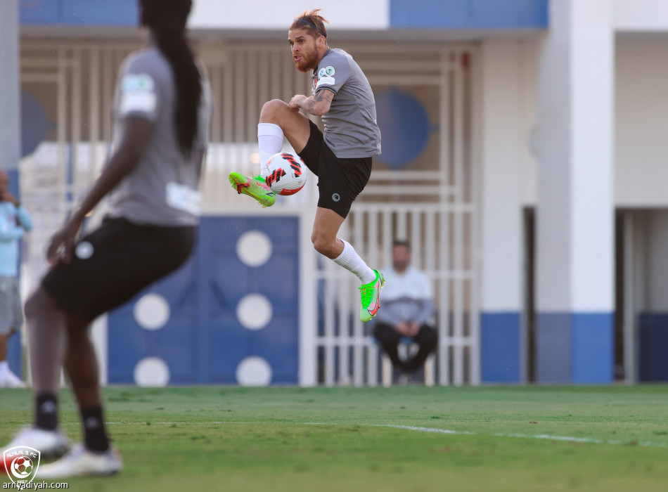 الهلال يستأنف تدريباته.. وبيريرا يعود