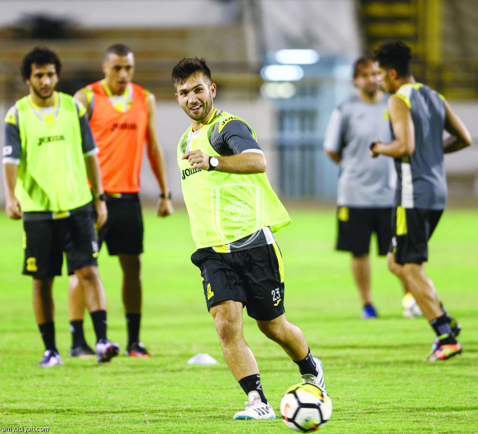 الاتحاد يواجه القادسية بتشكيلة الأهلي