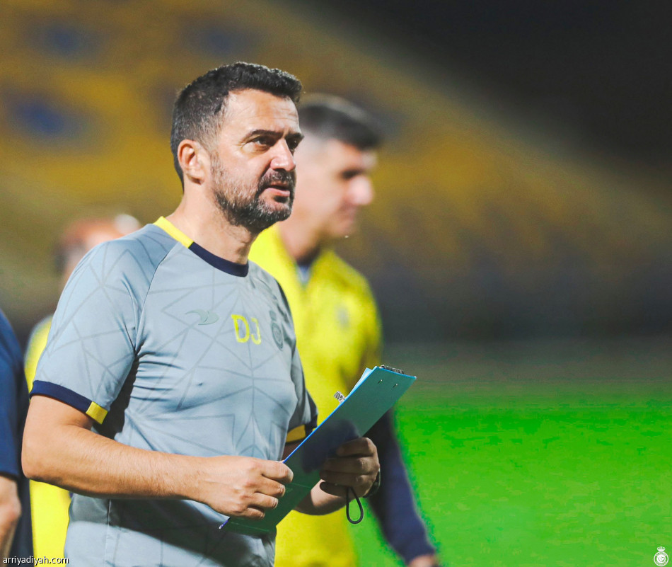 يحيى والعمري 
خارج التشكيل