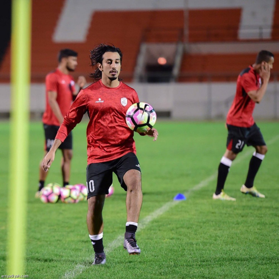 الحشان يظهر في تدريبات الشباب