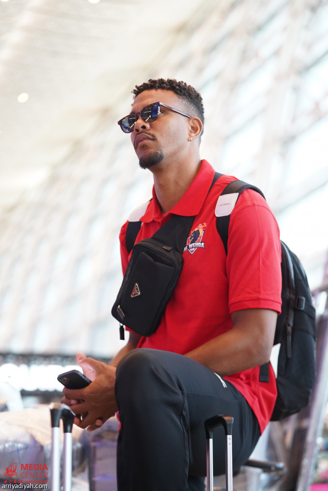 أنسيلمو يتقدم قائمة الوحدة في معسكر مورسيا