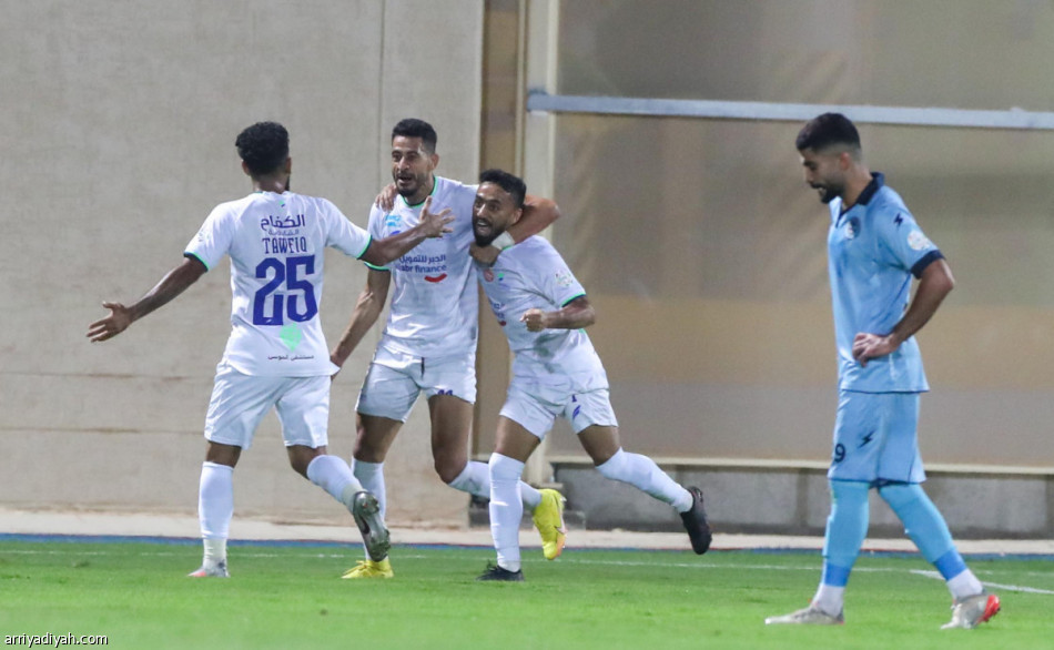 الفتح يكتسح الباطن بخماسية