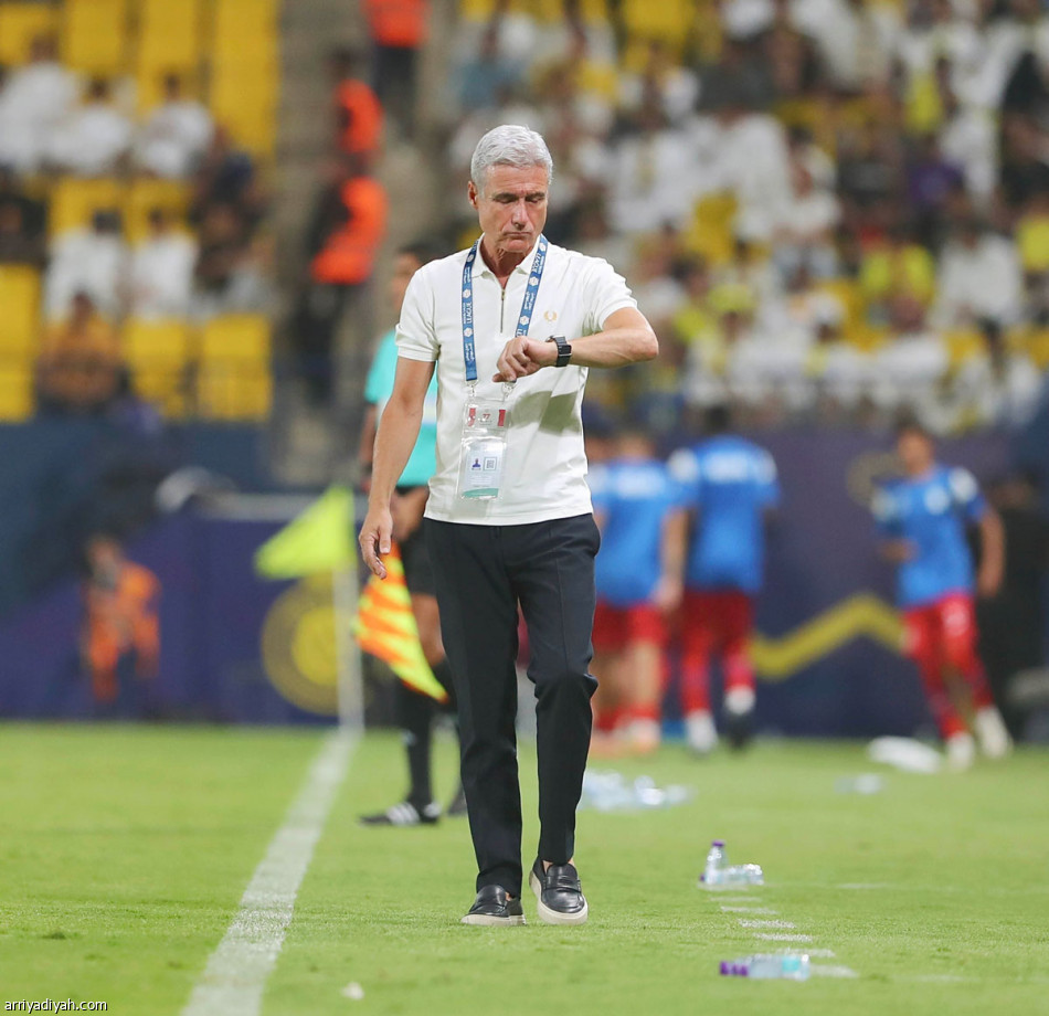 مواجهة رونالدو..
إيكامبي يحتفل مجددا