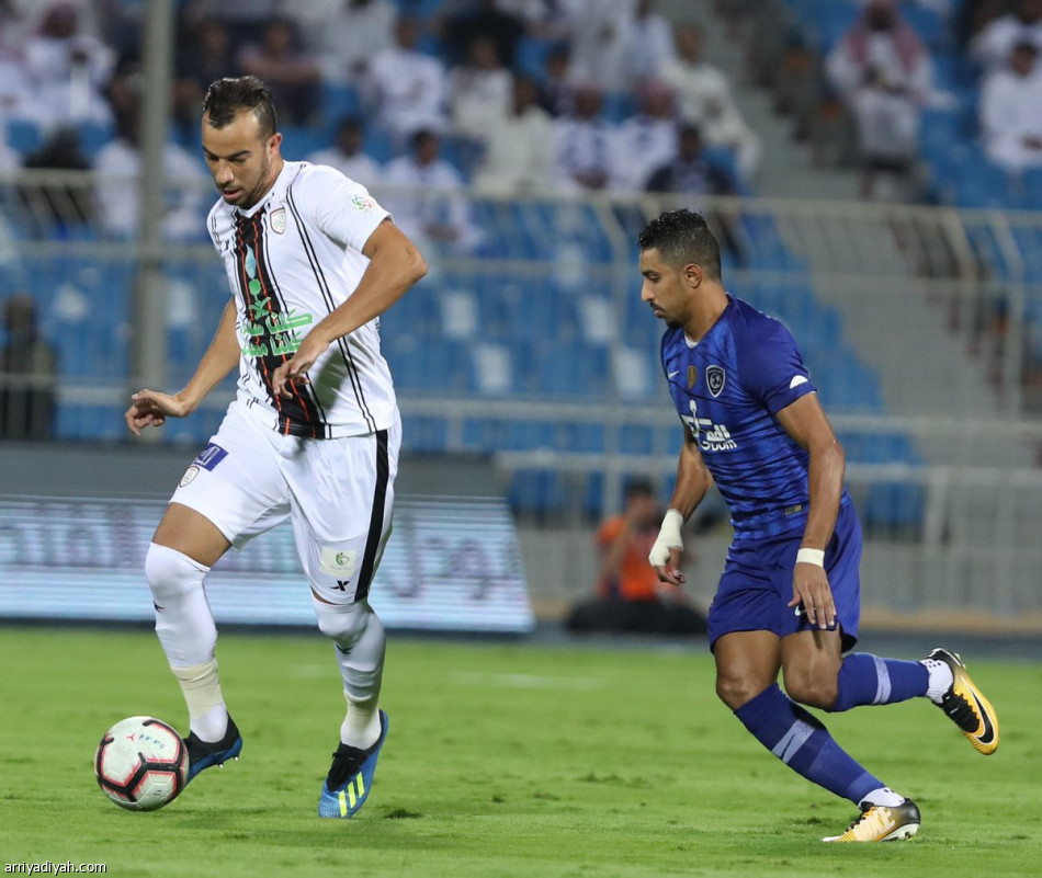 الهلال أمام الشباب.. فرحة وحسرة