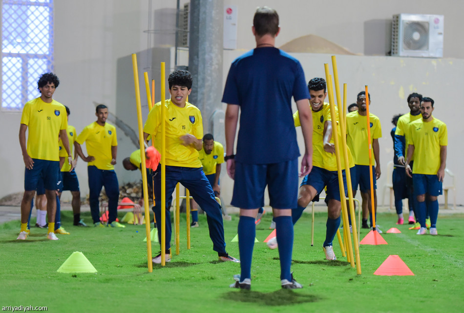 التعاون يواصل تمارينه ويلاقي الهلال السبت