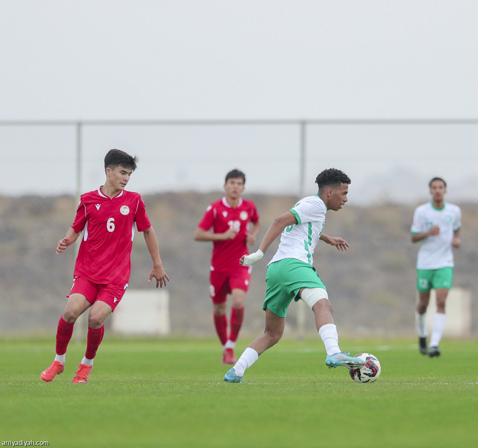 الأخضر الشاب يكسب تجريبية طاجيكستان