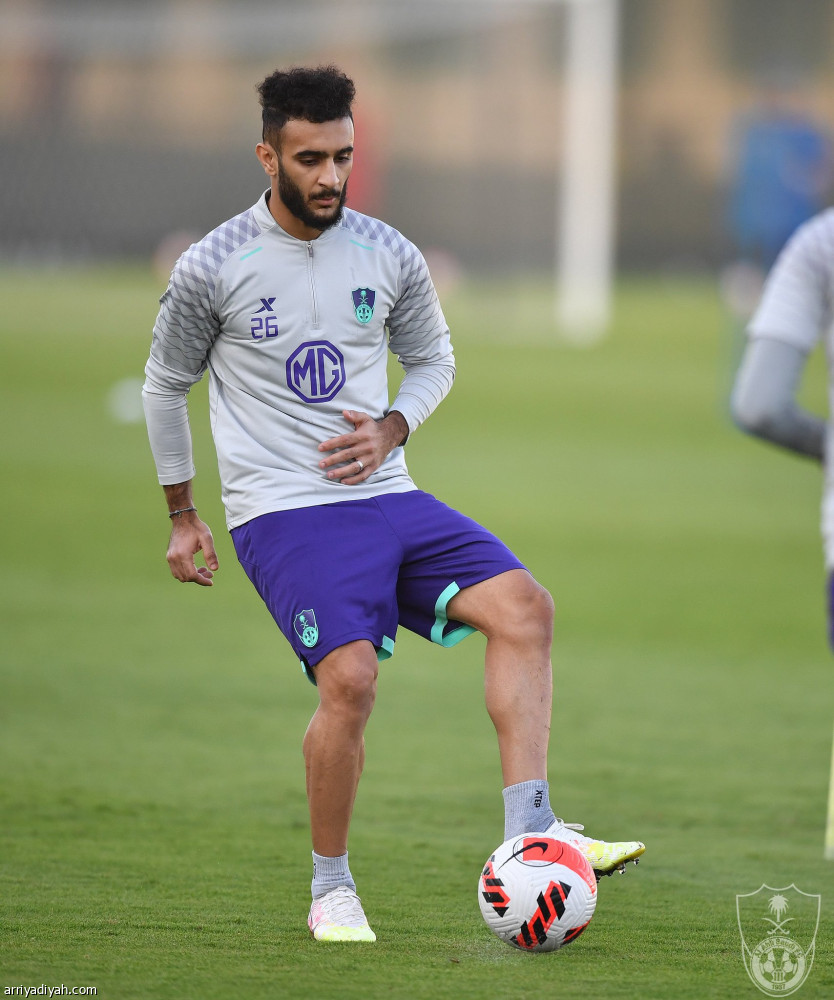 الأهلي يختبر إعداده أمام أبها