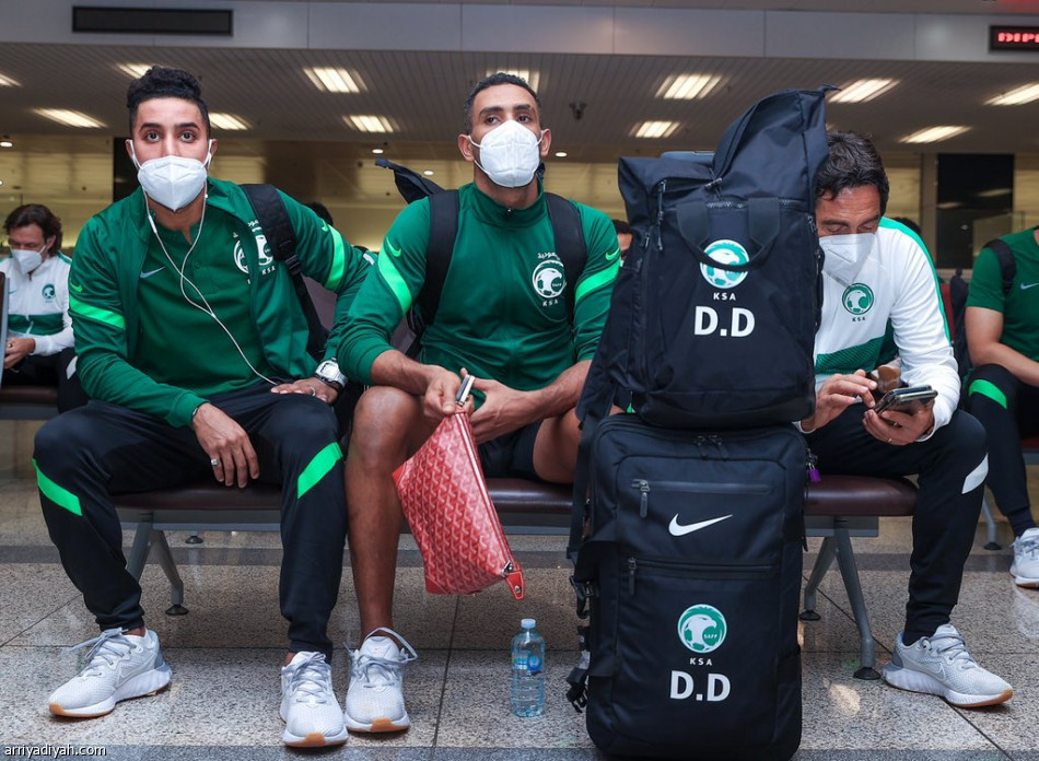 الأخضر يصل هانوي.. ويفتح ملف فيتنام