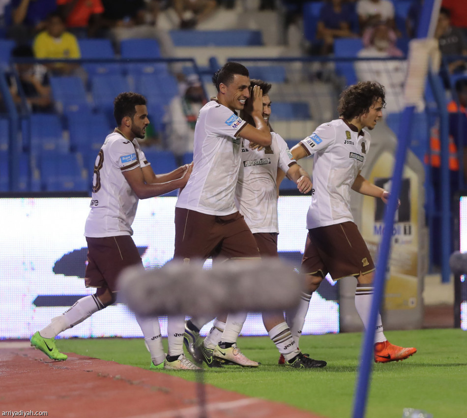 الاتحاد يمطر شباك الاتفاق برباعية