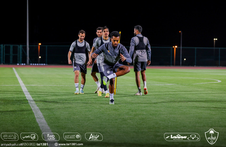 الطائي.. رادوي يفاضل بين القاسم والجبيري