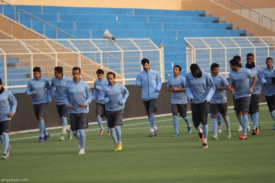 القروني يطمح لتسجيل الانتصار الأول في الدوري