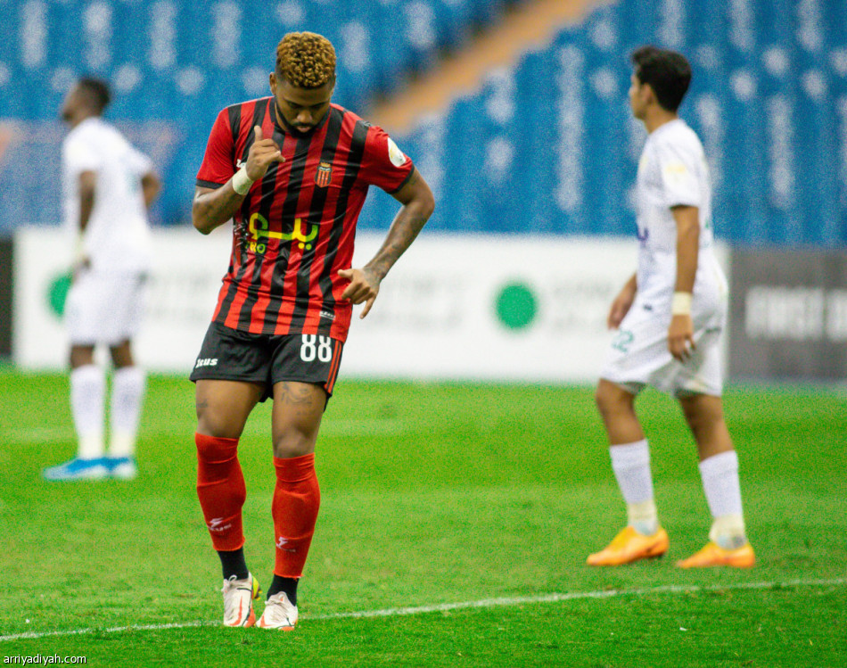 الجبلين يعطل الأخدود.. والحزم يرفض صدارة «يلو»