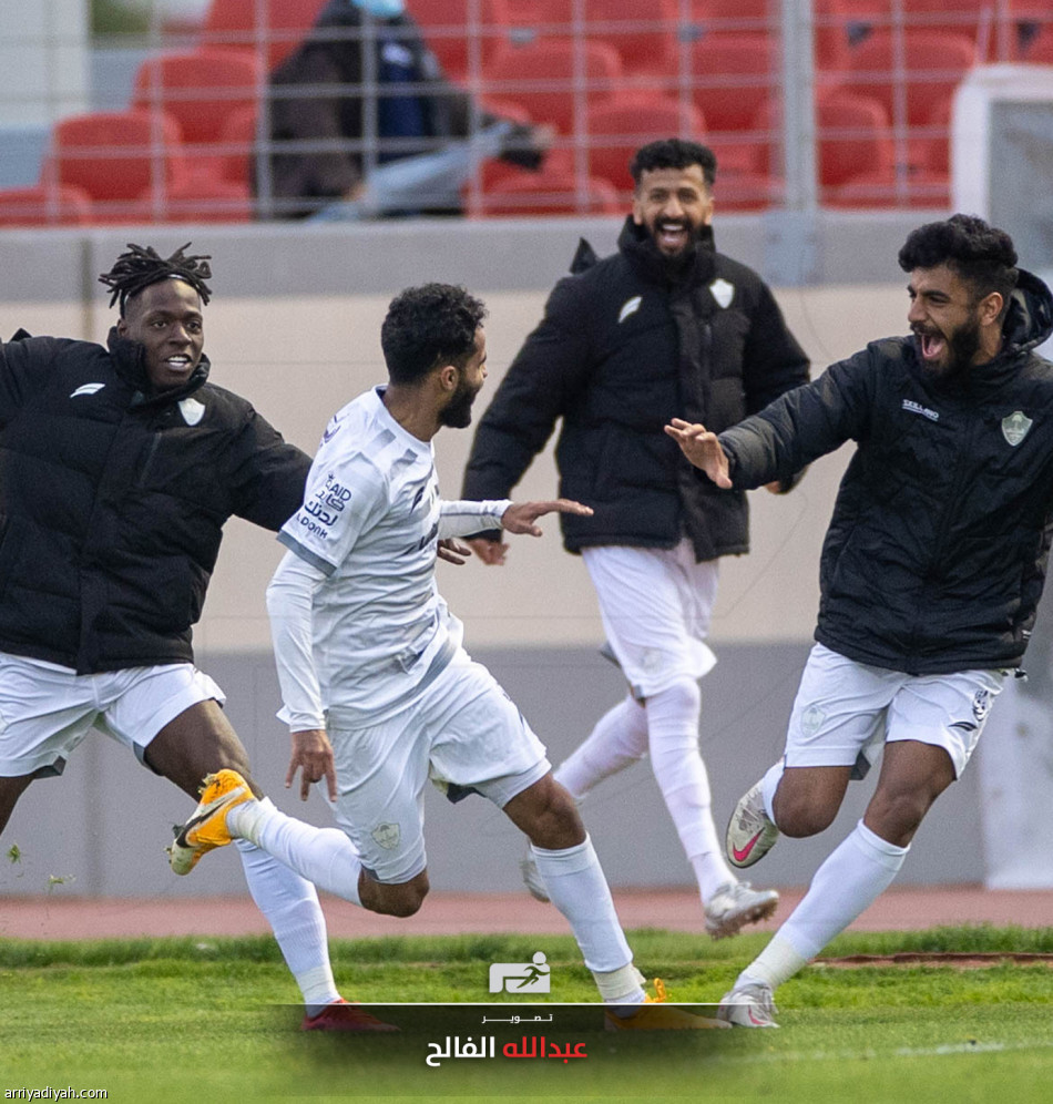 الطائي يقلبها على الفيصلي بثلاثية