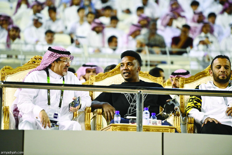 سعيود..
يظهر بالحاسم الثالث