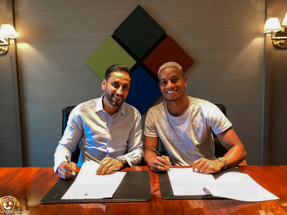 الهلال يجمع كاريلو بخيسوس مرة أخرى