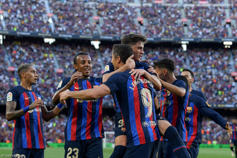 ليفاندوفسكي يقود برشلونة إلى عبور بلد الوليد