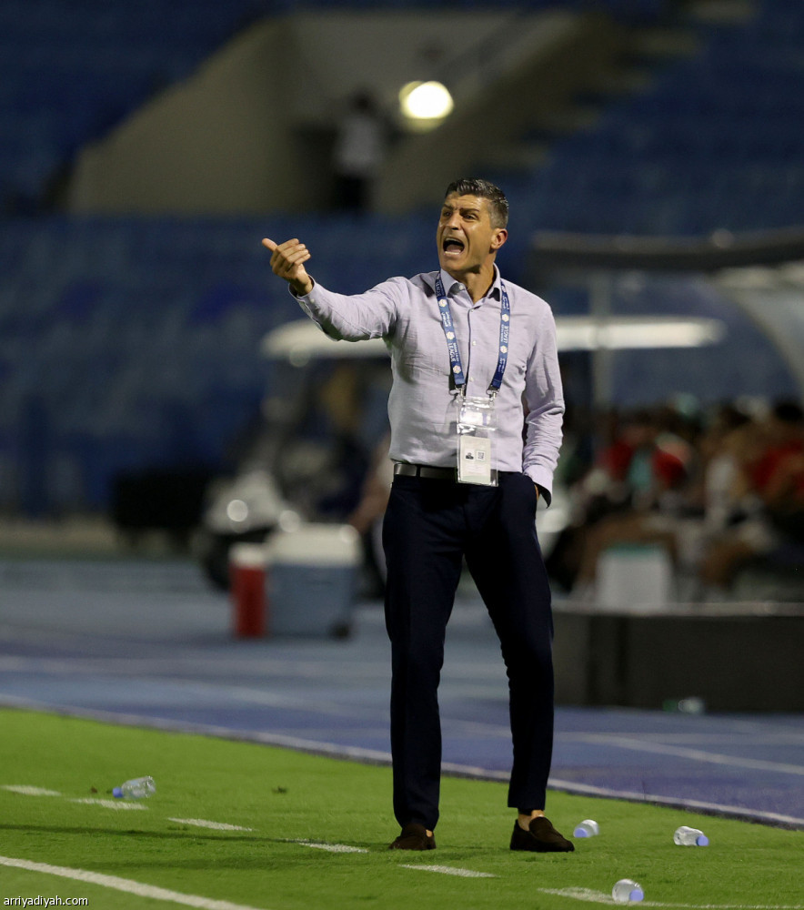 بثنائية الخليج.. ضمك يخطف الانتصار الأول