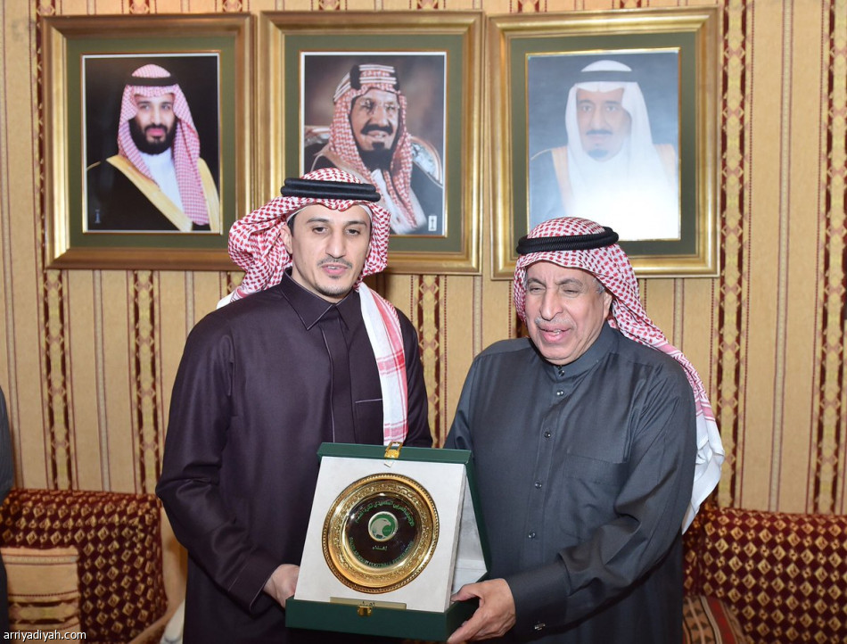 السفير السعودي في الكويت يستقبل بعثة الأخضر