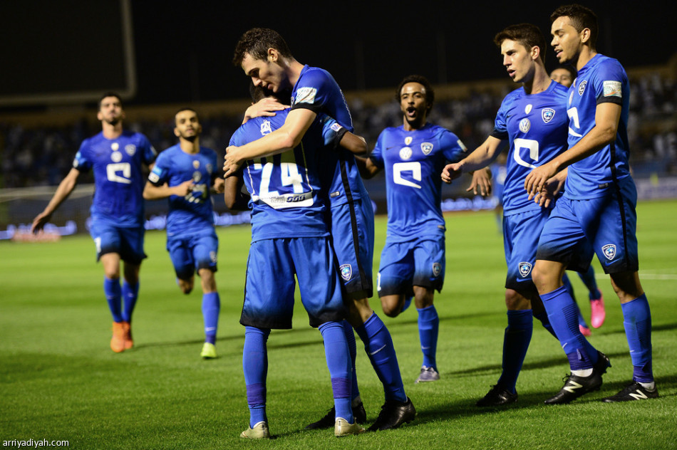 الهلال يجدد صدارته لدوري جميل بثلاثية في مرمى الشباب