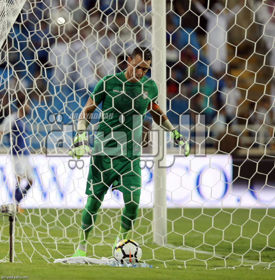 قبل العين.. الهلال يهز شباك الحضري بـ4 أهداف