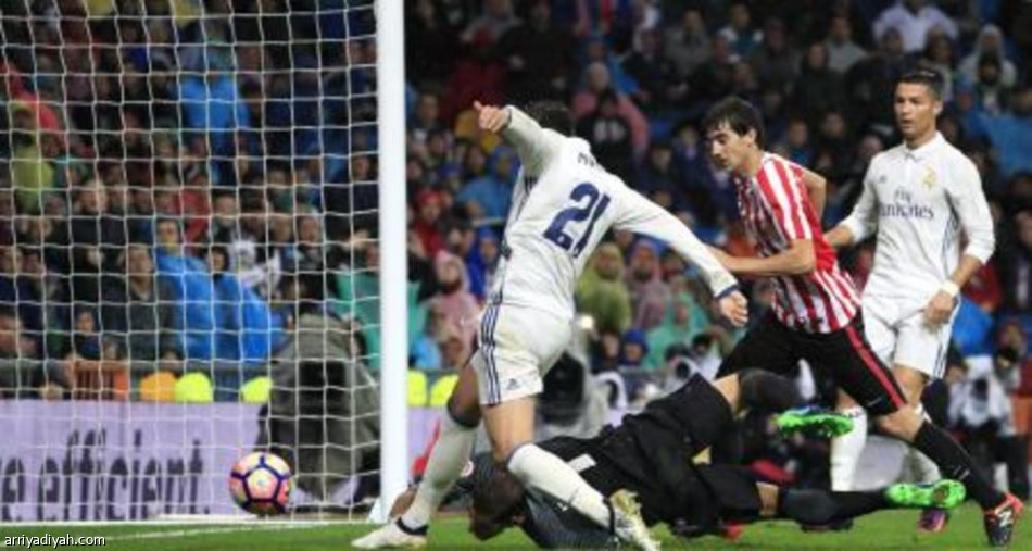 ريال مدريد ينفرد بالصدارة وخسارة اولى لجاره اتلتيكو مدريد