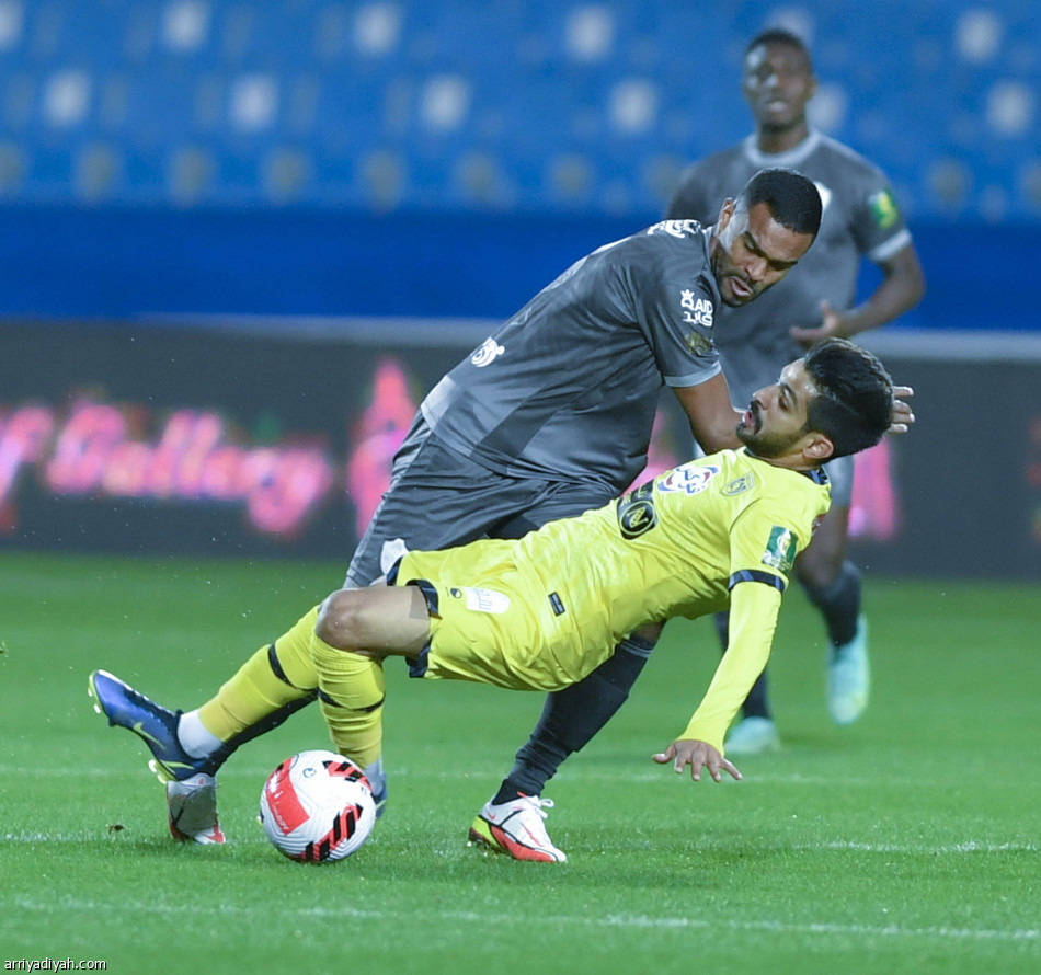 التعاون يحبط مفاجأة الطائي