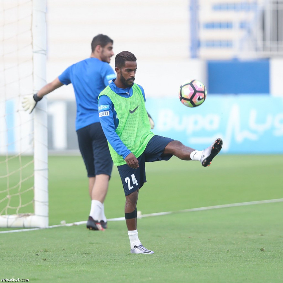 الهلال يغادر إلى مسقط بمهاجم واحد