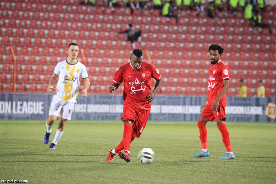 الأخدود يتمسك بصدارة «يلو»