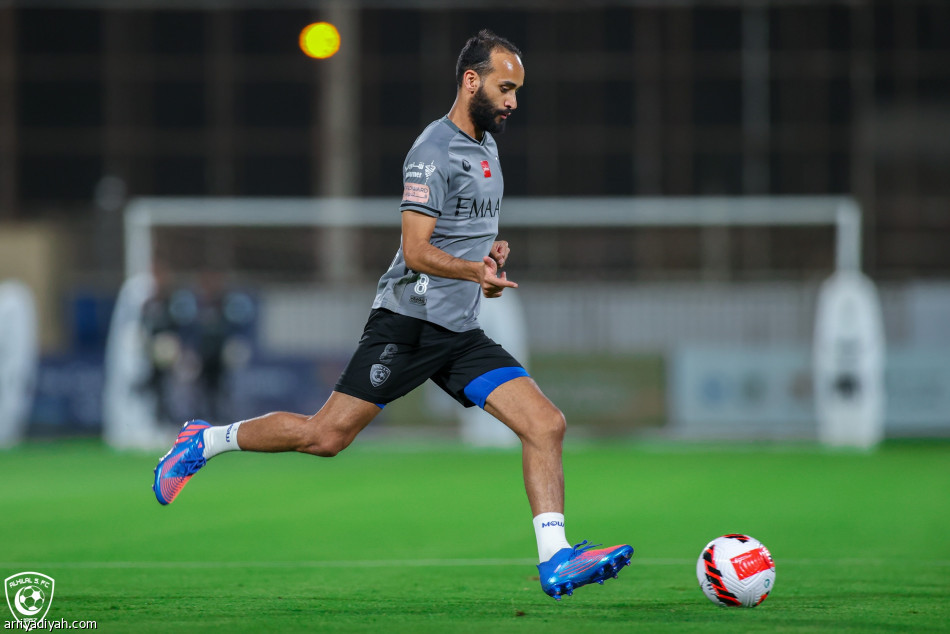 الهلال يستعيد الثلاثي قبل الفتح