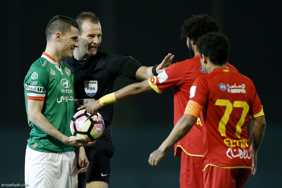 غداً.. دوري المحترفين يعود للركض بديربي الشرقية