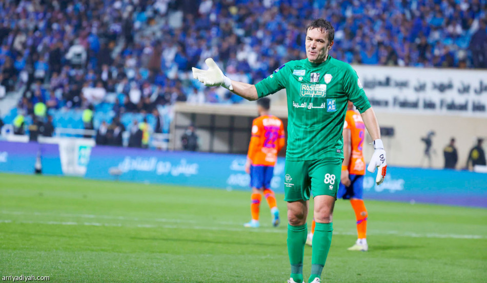 البالون الأزرق..
البليهي يسبق نكونكو