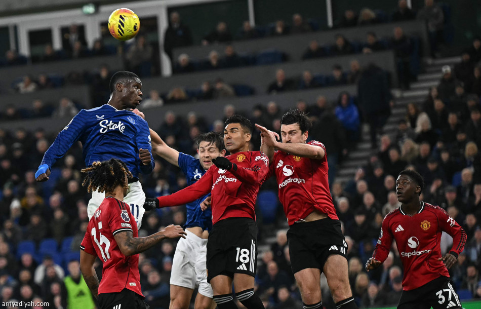 بهدف سيسكو.. يونايتد يحبط إيفرتون