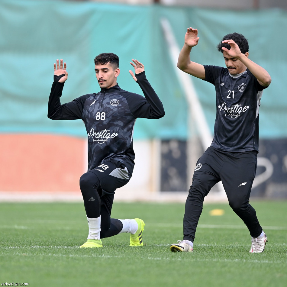 الشباب ينتهج التمرير السريع وإنهاء الهجمة