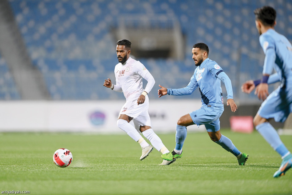 المرة الثالثة 
الشباب يكتسح بالأربعة