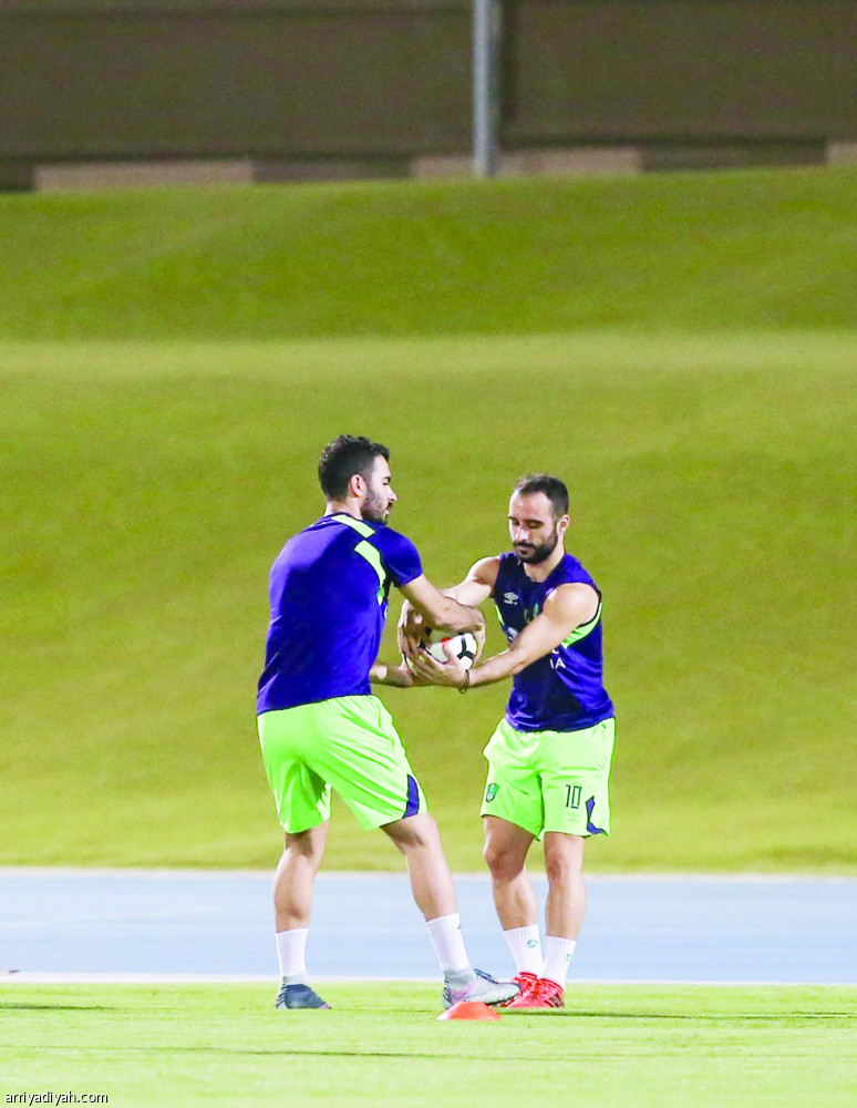 الإهلي يرفع عقوبة الخليف.. والنيجيري يشارك
