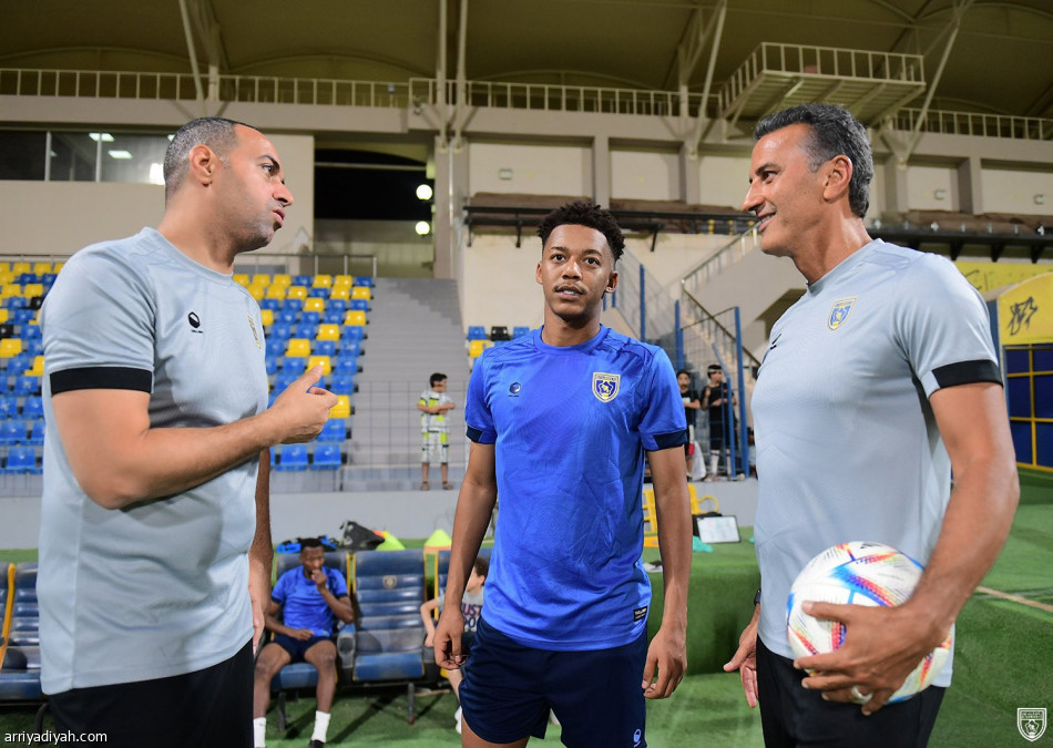 التعاون يفتح ملف النصر