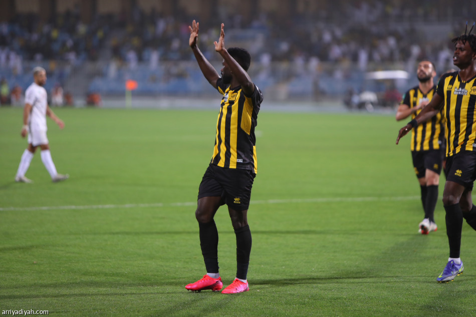 البيشي..
لا يحتفل في يوم ميلاده