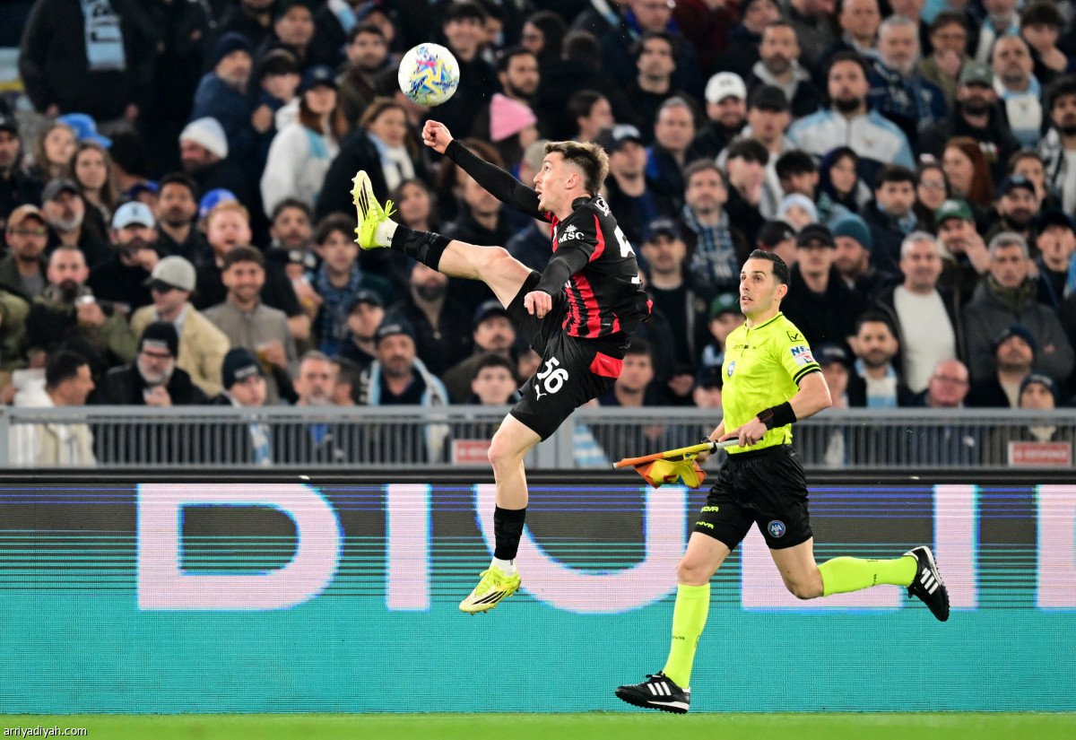 ميلان يتعثر