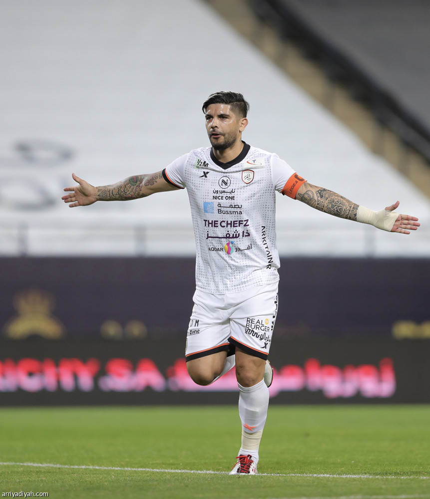 غدا..
بانيجا يواجه مكتشفه