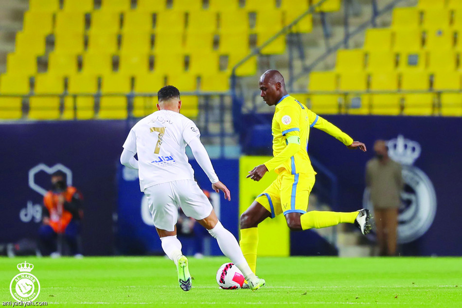 ماشاريبوف 
يوقع على الثامنة