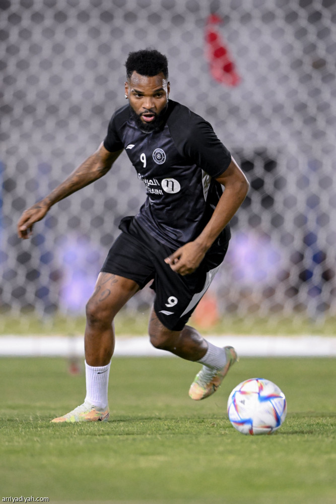 الشباب يتدرب 150 دقيقة