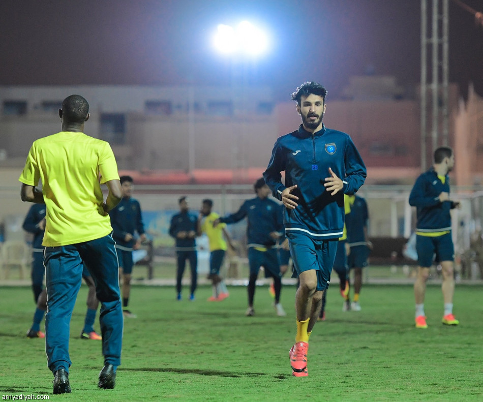 التعاون يتدرب على 