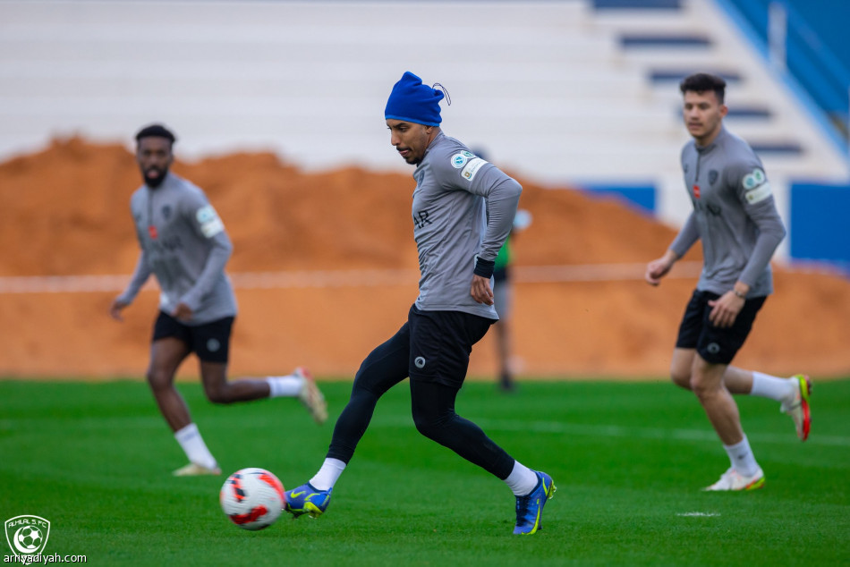 الهلال يستعيد كاريلو.. والإنفلونزا تُغيب هيون